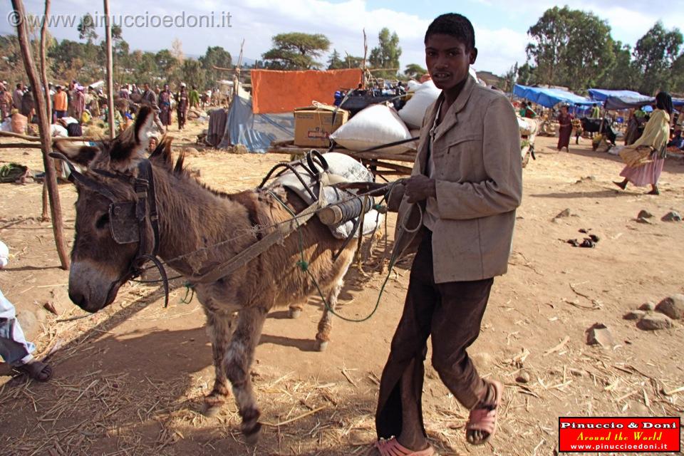 Ethiopia - Mercato lungo la strada per il sud - 12.jpg